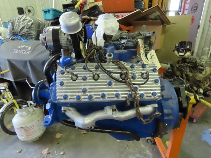 ford-flathead-motor-on-stand-image-4