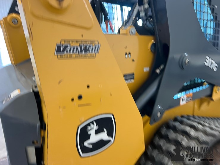 2018-deere-317g-image-13