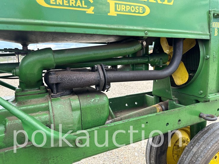 john-deere-b-image-4