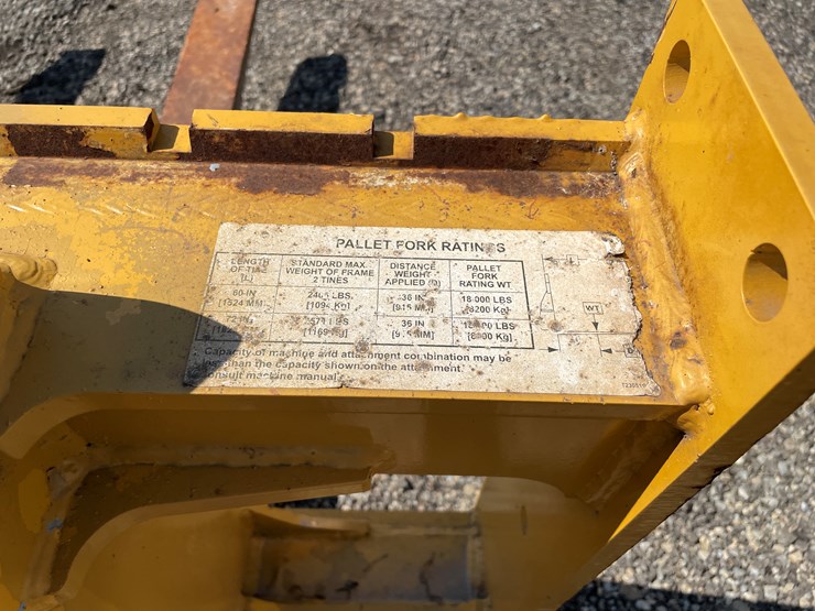 #6341-•-john-deere-worksite-loader-forks-image-10