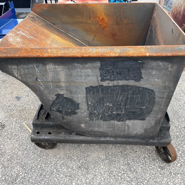 #8051 • Dump Hopper on Wheels (O8)