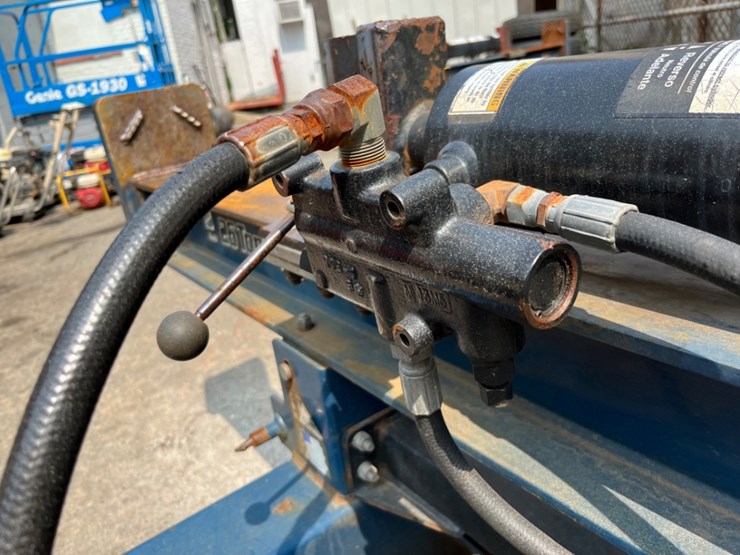 iron-and-oak-26-ton-vertical-horizontal-log-splitter-image-7