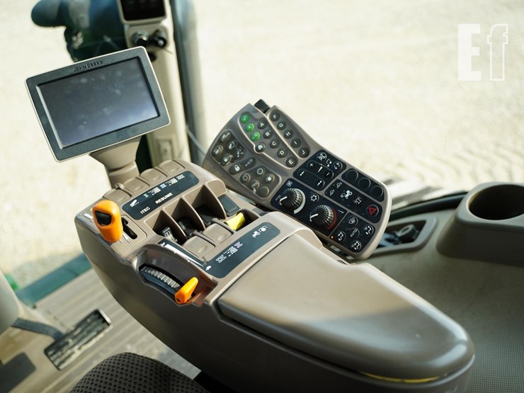 2013-john-deere-8360rt-image-38