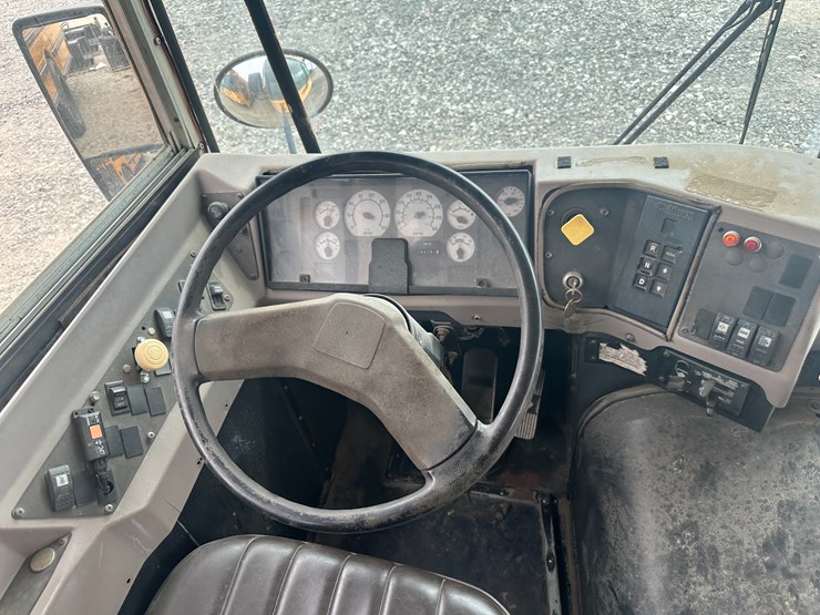 #21-•-#23872-•-2002-international-genesis-school-bus-vin:-1hvbgaan22a916951-image-61