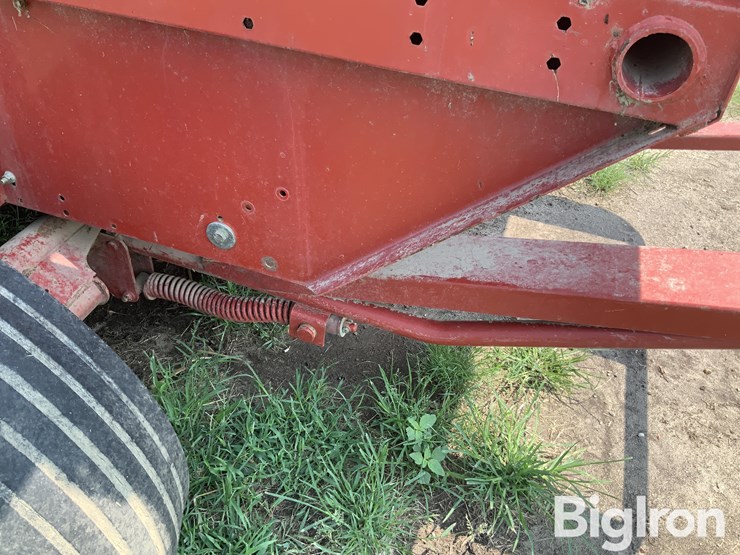 2006-new-holland-br780a-image-19