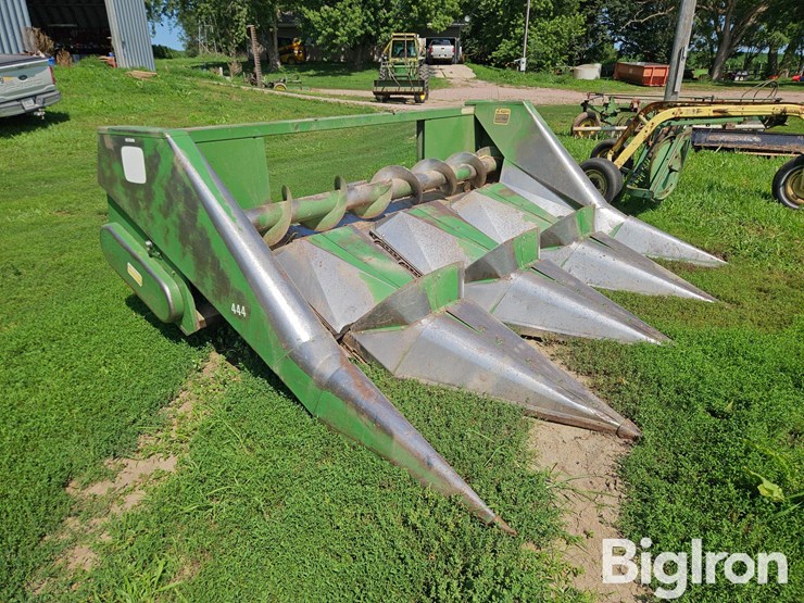 john-deere-444-image-3