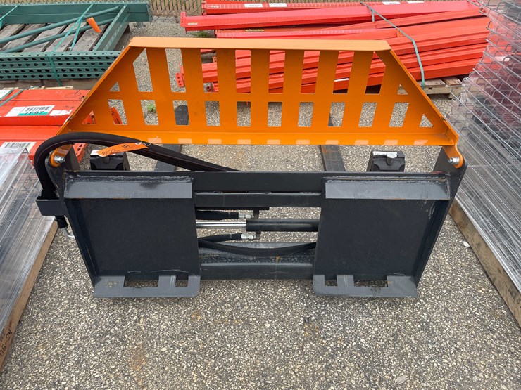 #8022-•-unused-hydraulic-skid-steer-forks-(o11)-image-1