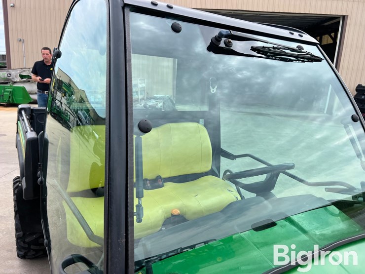2012-john-deere-gator-image-18