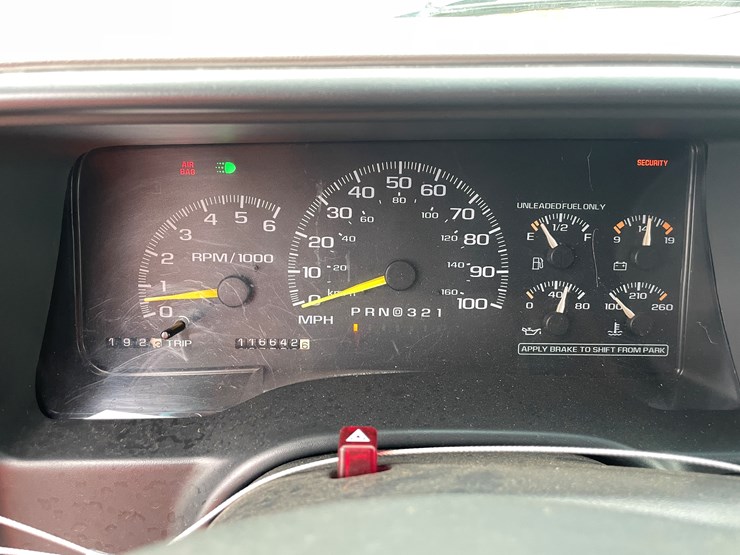 2000-chevrolet-3500-image-18
