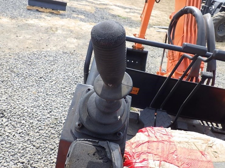 takeuchi-tb250-image-17