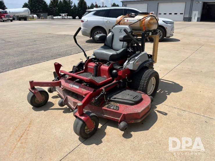 exmark-zero-turn-lawn-mower-(jn2625)-image-1