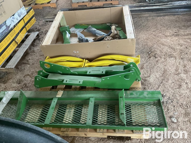 john-deere-148-image-12