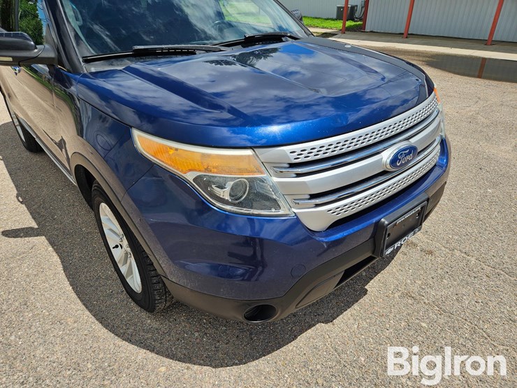2012-ford-explorer-xlt-image-10
