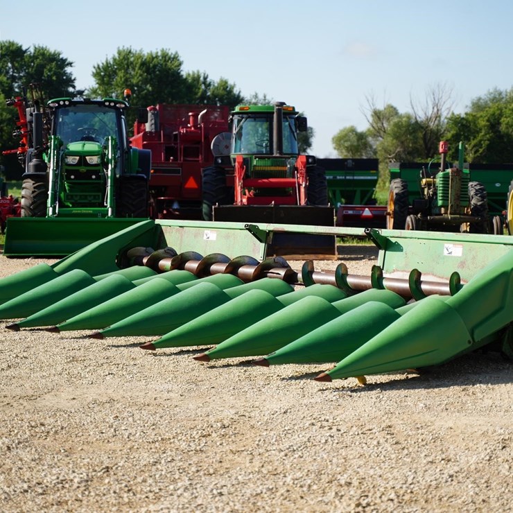 1988 JOHN DEERE 843