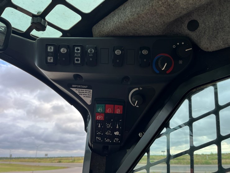 2013-deere-333e-image-14