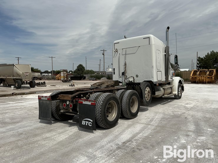 2015-freightliner-coronado-132-image-5