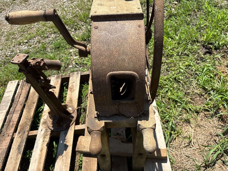 hocking-valley-corn-sheller-and-jack-image-10