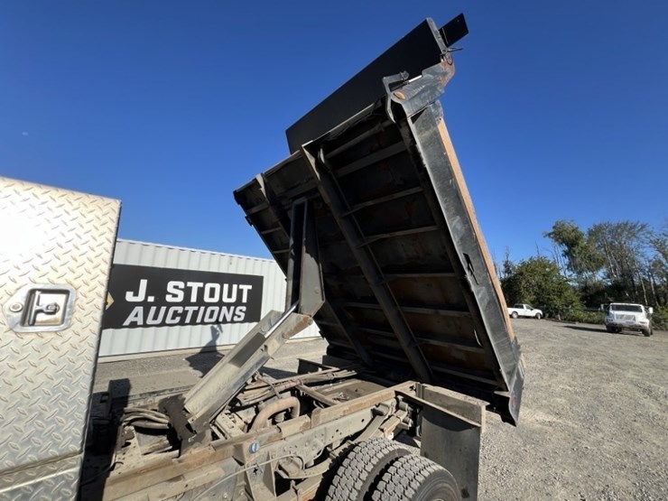 2014-ford-f550-image-18