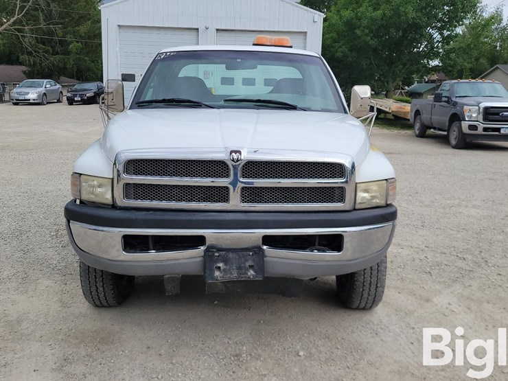 1999-dodge-ram-2500-image-2