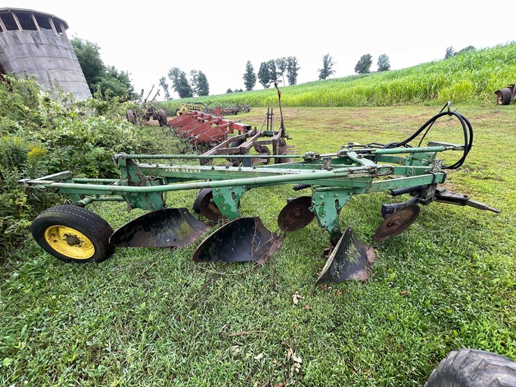 #7464-•-john-deere,-moldboard-plow-image-1