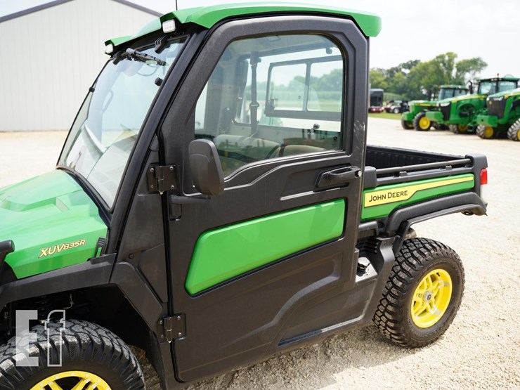 2023-john-deere-gator-xuv-835r-image-9