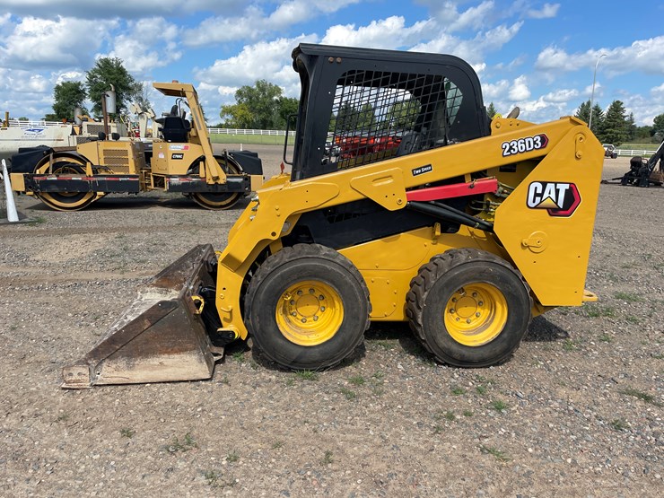 caterpillar-236-image-2