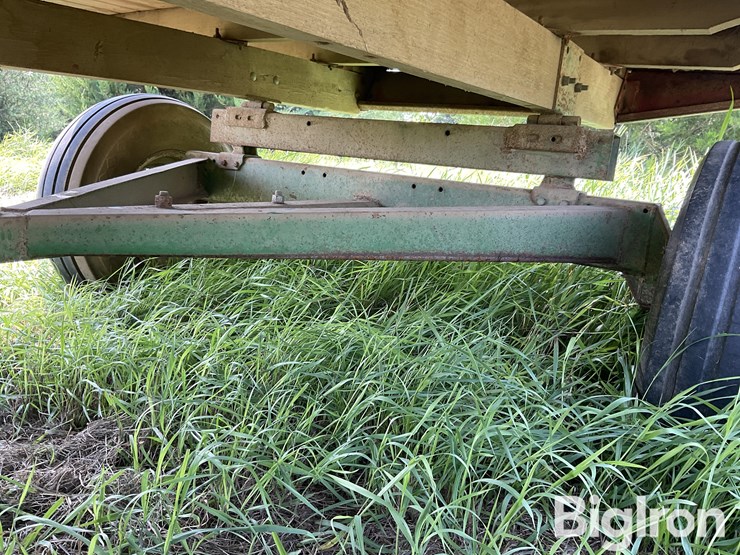 john-deere-1064-image-11
