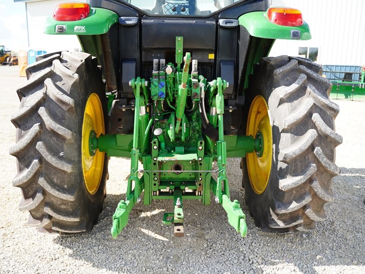 2018-john-deere-6120m-image-23
