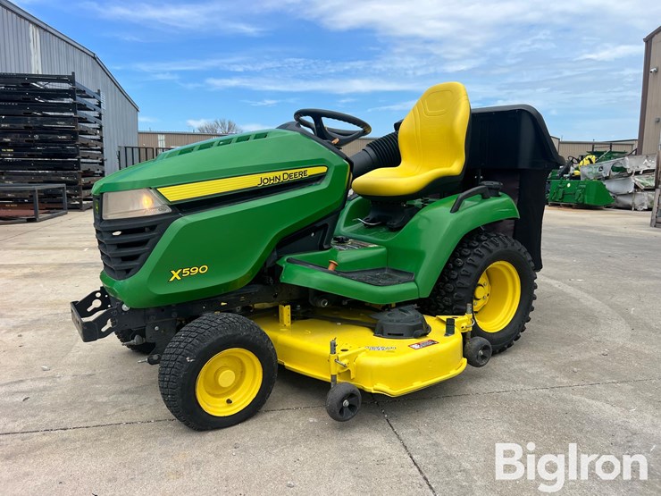 2018-john-deere-x590-image-1