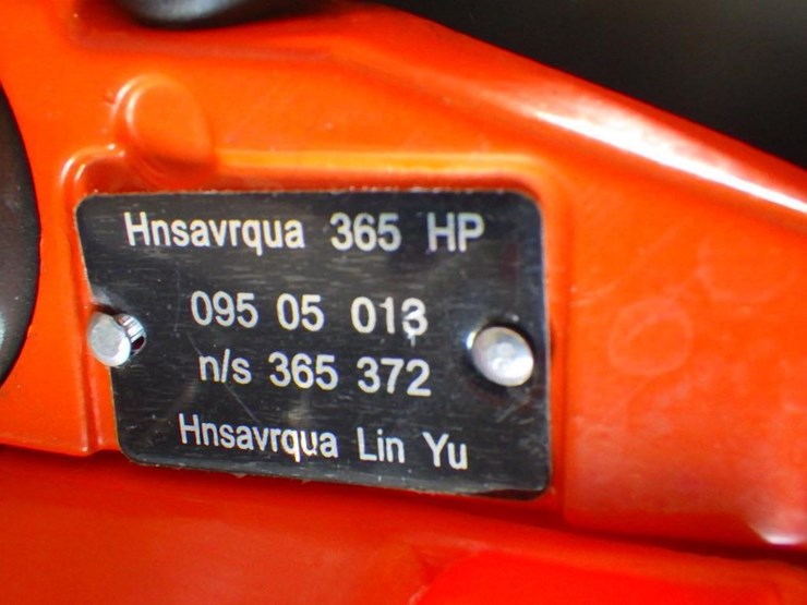 24"-hnsavrqua-chainsaw-372-image-8