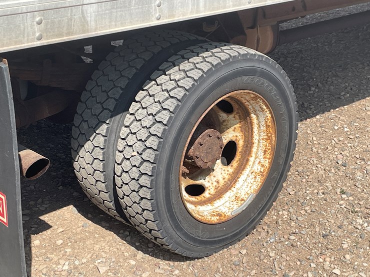 2011-ford-f550-image-11