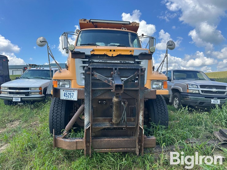 2006-sterling-l9500-image-2