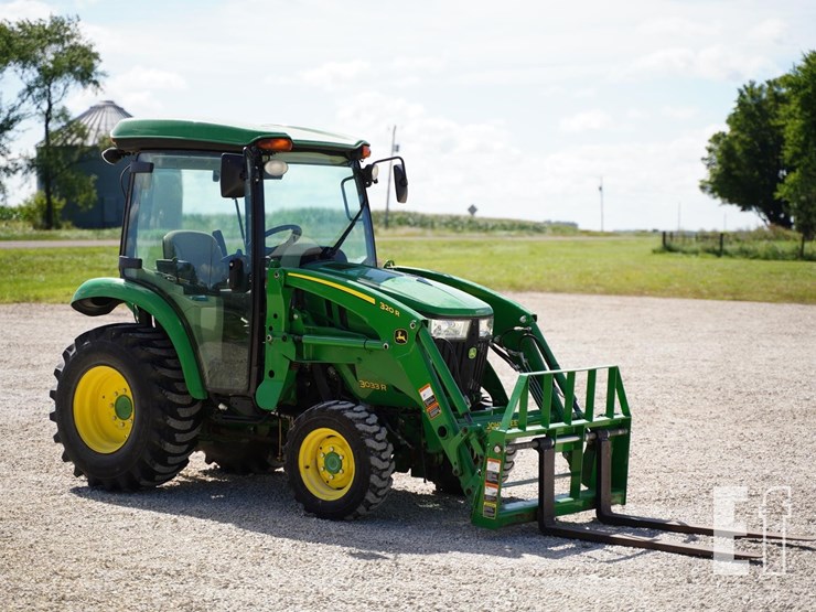 2014-john-deere-3033r-image-4