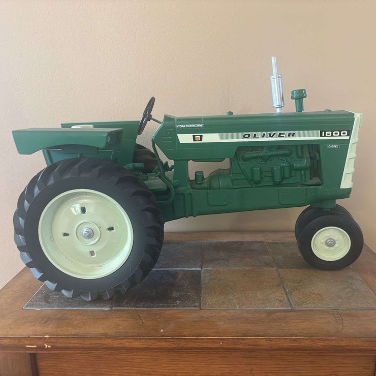 OLIVER 1800