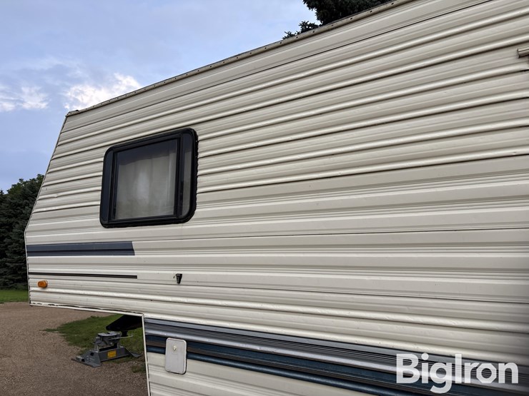 1994-forest-river-salem-5th-wheel-camper-image-18