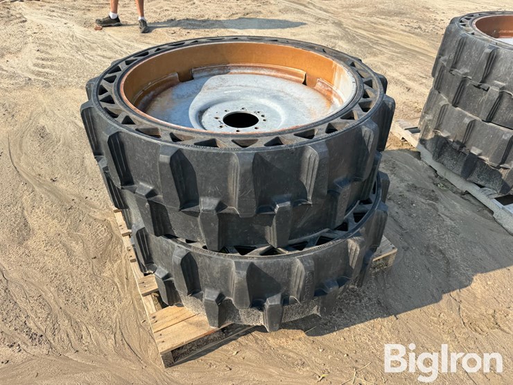 valley-revolution-47x15-airless-pivot-tires-image-5