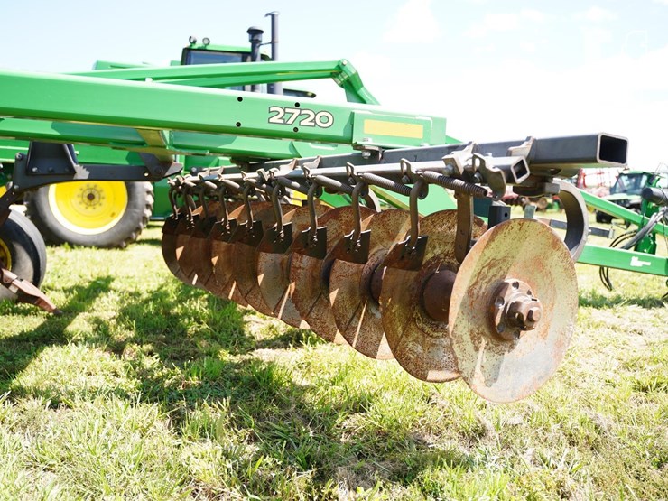 2014-john-deere-2720-image-20