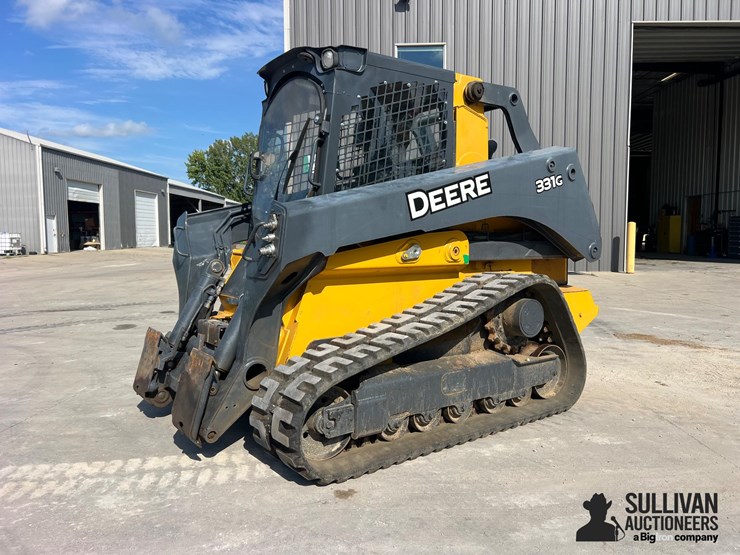 2017-deere-331g-image-1