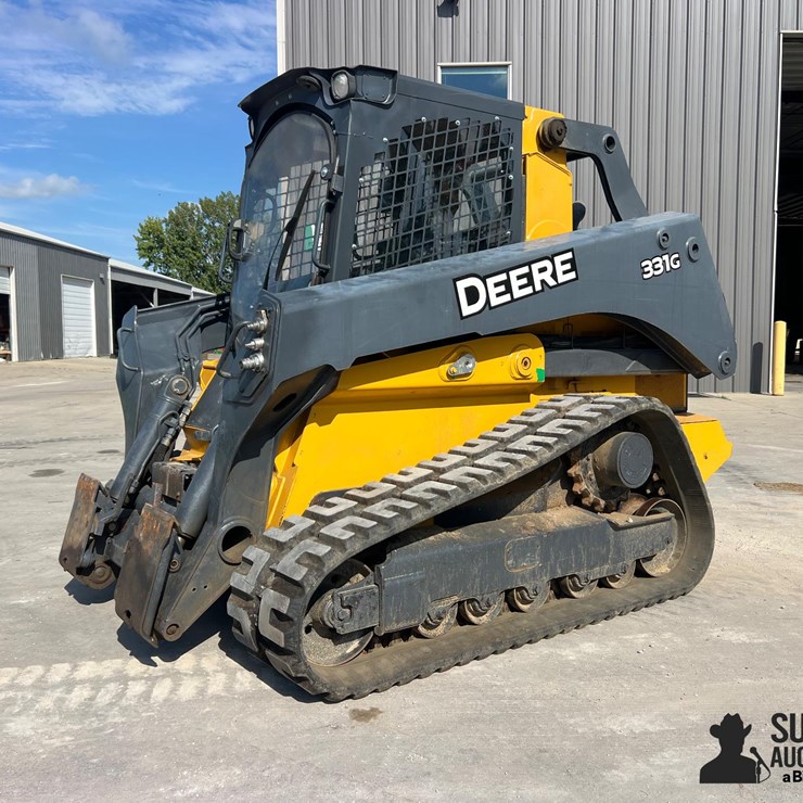 2017 DEERE 331G