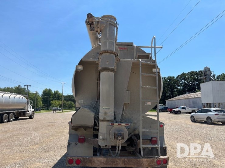 2009-sterling-feed-truck-(jn2573,-unit-2018)-image-52