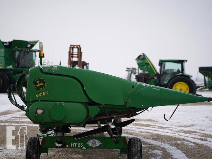 2010-john-deere-608c-image-6