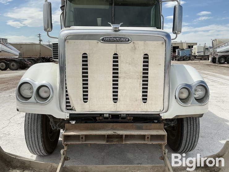 2015-freightliner-coronado-132-image-10