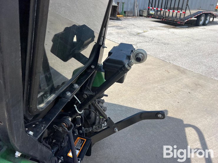 2015-john-deere-1025r-image-15