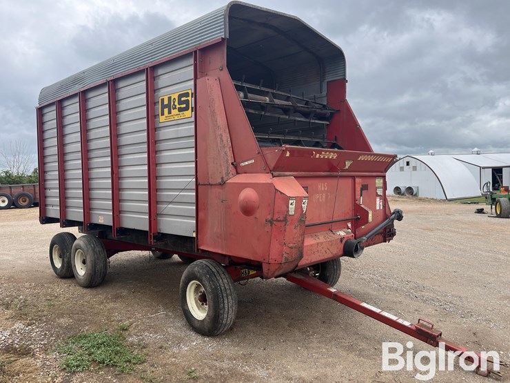 h&s-super-7+4-16'-forage-wagon-image-3