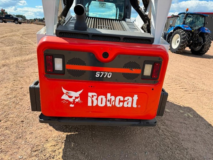 2018-bobcat-s770-image-24