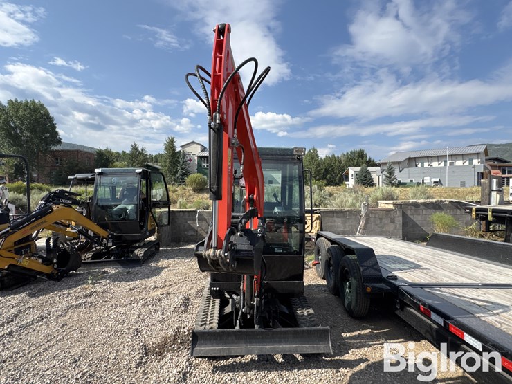 2025-agt-qnt50r-mini-excavator-image-2