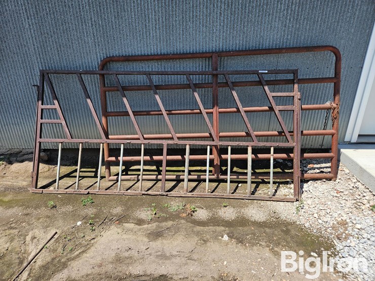 fence-line-hay-feeder-&-heavy-duty-gate-image-2
