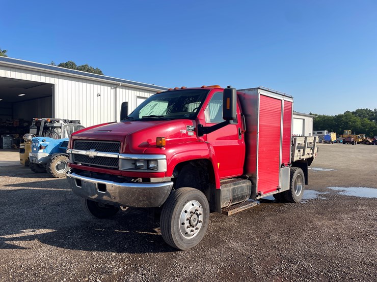 #6287-•-2005-chevy-c4500-4x4-service-truck-image-1