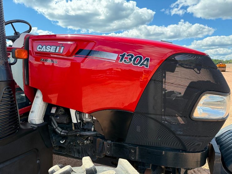 2016-case-ih-farmall-130a-image-19