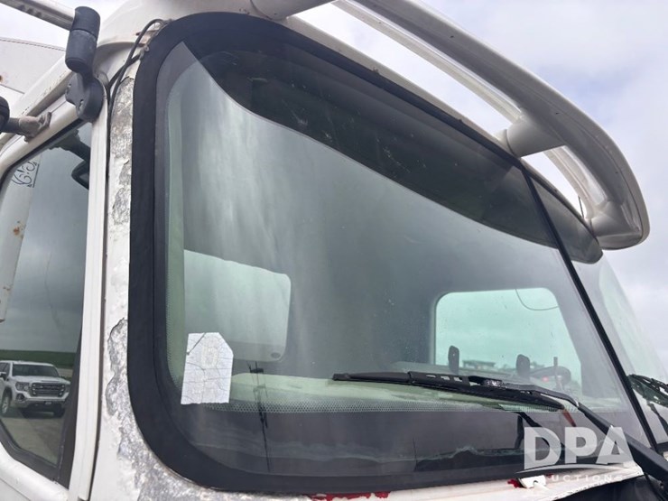 2004-ihc-9400i-dry-tender-truck-(gp11023,-unit-193)-image-76